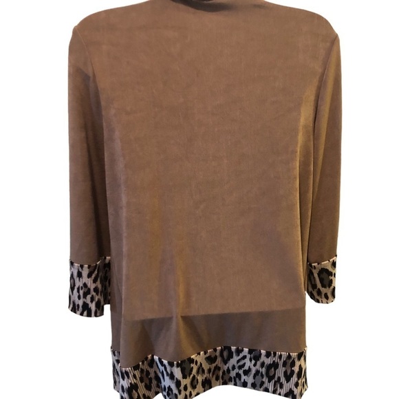 Chico’s Travelers Slinky Classic Knit Animal Print Border Cardigan Jacket S - Picture 6 of 8